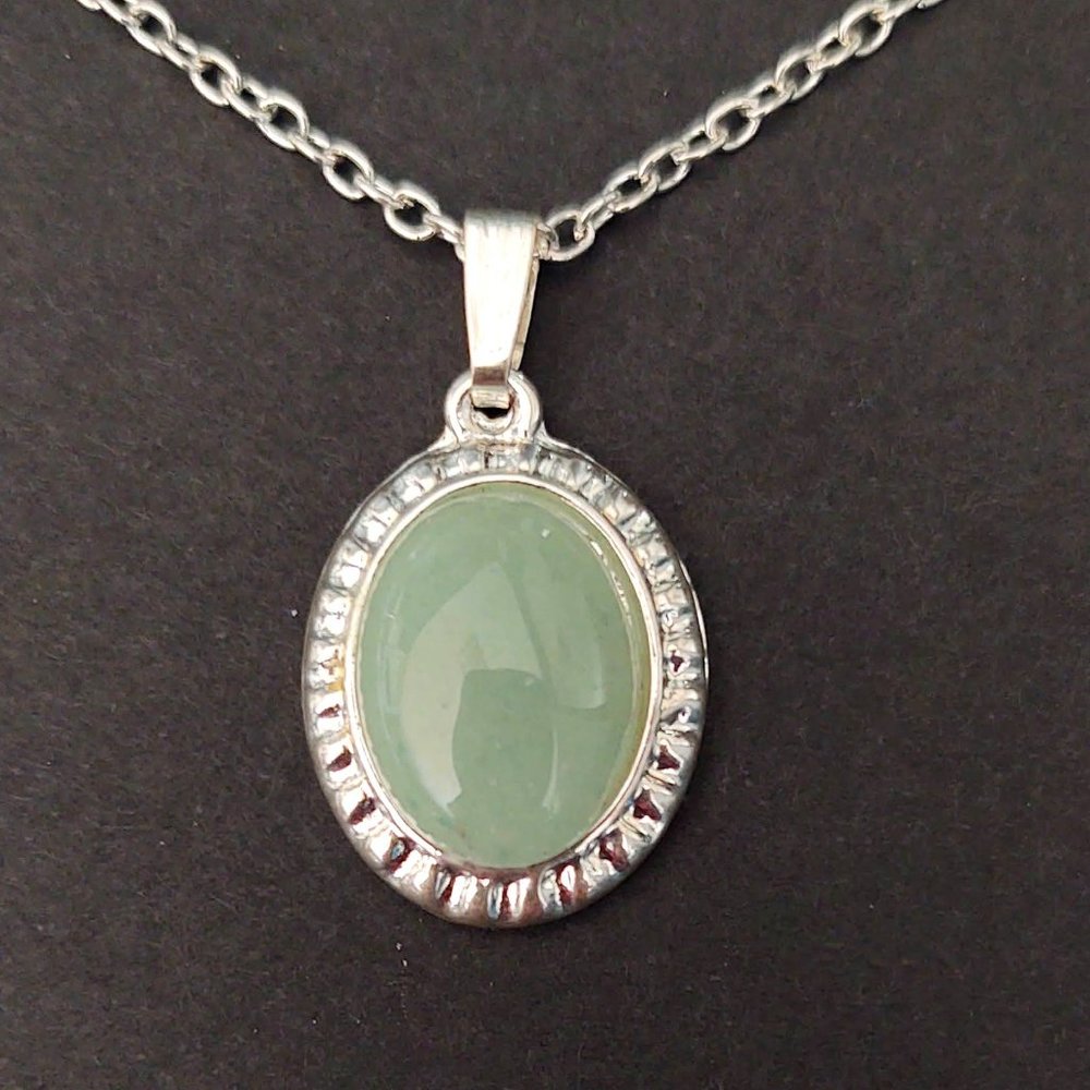 Silver necklace with pale green stone pendant - Picture 6 of 10